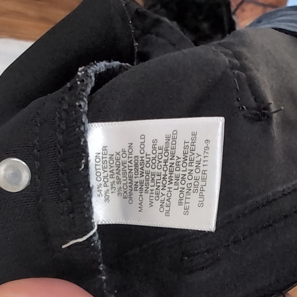 Liz Claiborne Petite Black Wash Slim Leg Jeans Size 14P - Picture 5 of 5